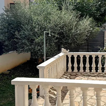 דירה 2 Bedroom Awesome In *