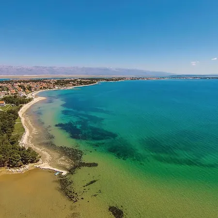 2 Bedroom Awesome In ויר